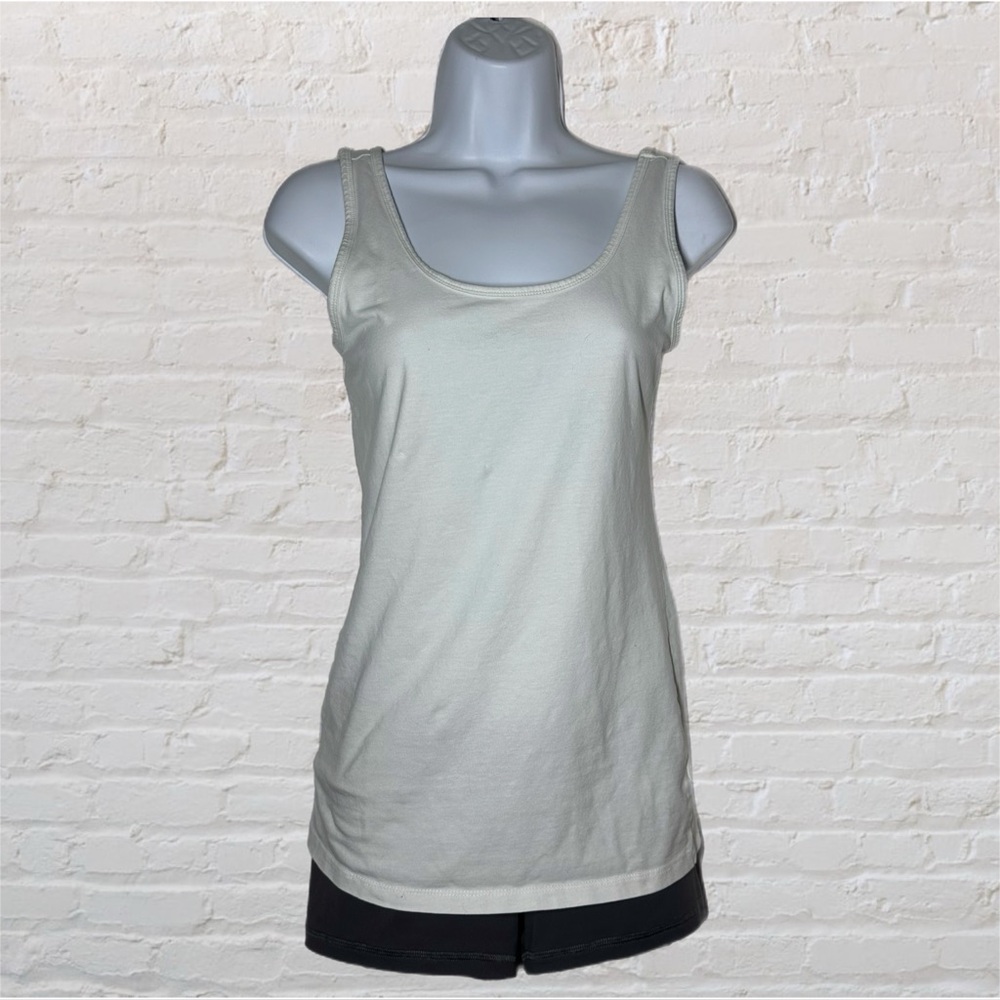 Maurice’s White Long Sleeveless Active Loose Fit Tank Top in Women’s Size Small